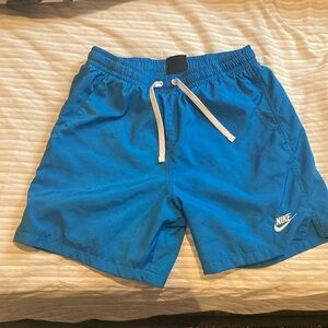USED Nike shorts/swim shorts size Men S. Very comfortable and lightweight.